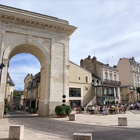 Nevers A La Porte De Paris Exterior foto